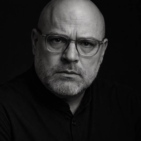 Dimitri, hoofdredacteur van deHazette